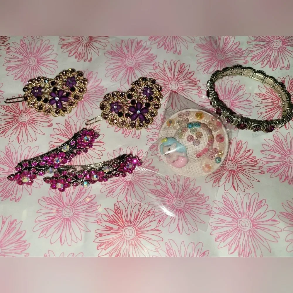 One Vintage Hair clip